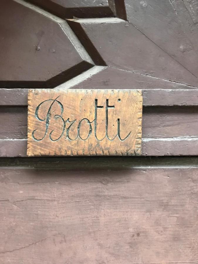 Villa Brotti Claino Exteriör bild